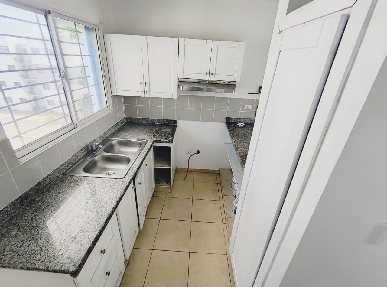 apartamentos - Se Vende Apartamento próximo a la Av. Yapur Dumit (Cuarto Nivel) de 85 mts.  1