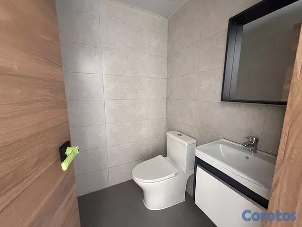 apartamentos - vendo Evaristo morales piso 10 dos hab 2.5 baños dos parqueos balcón  3