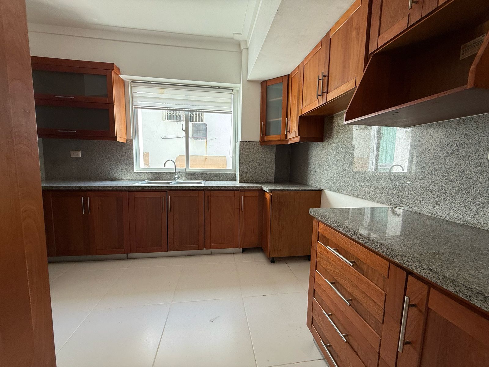 apartamentos - Alquiló los cacicazgos piso 4 , dos habitaciones c 8
