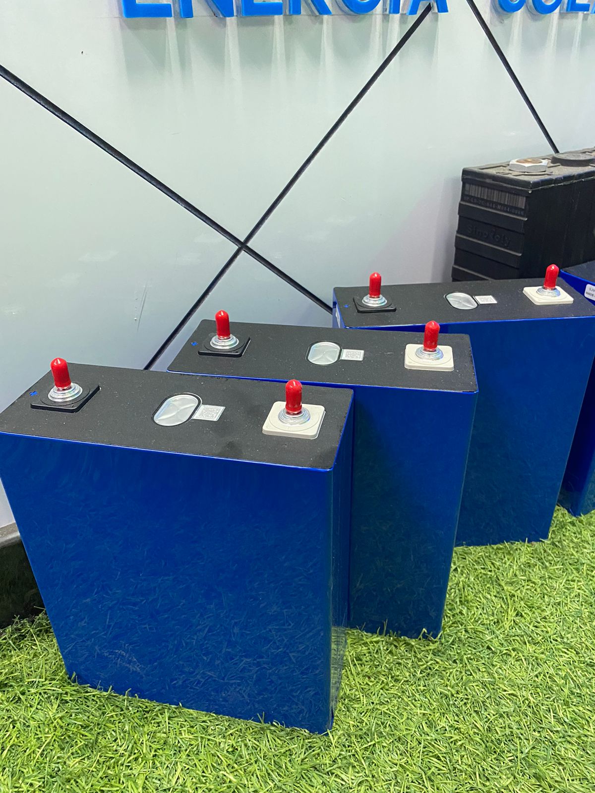plantas e inversores - baterias de lithium 280 AH / 3.2 voltios.