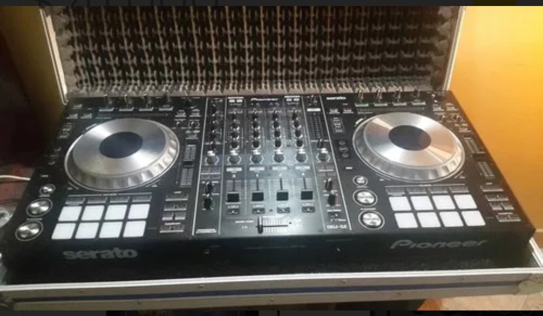 instrumentos musicales - Platos Mixer Consola DJ SERATO Music sams ipha2a3a1a4villsmarthotreso droncamnis 1