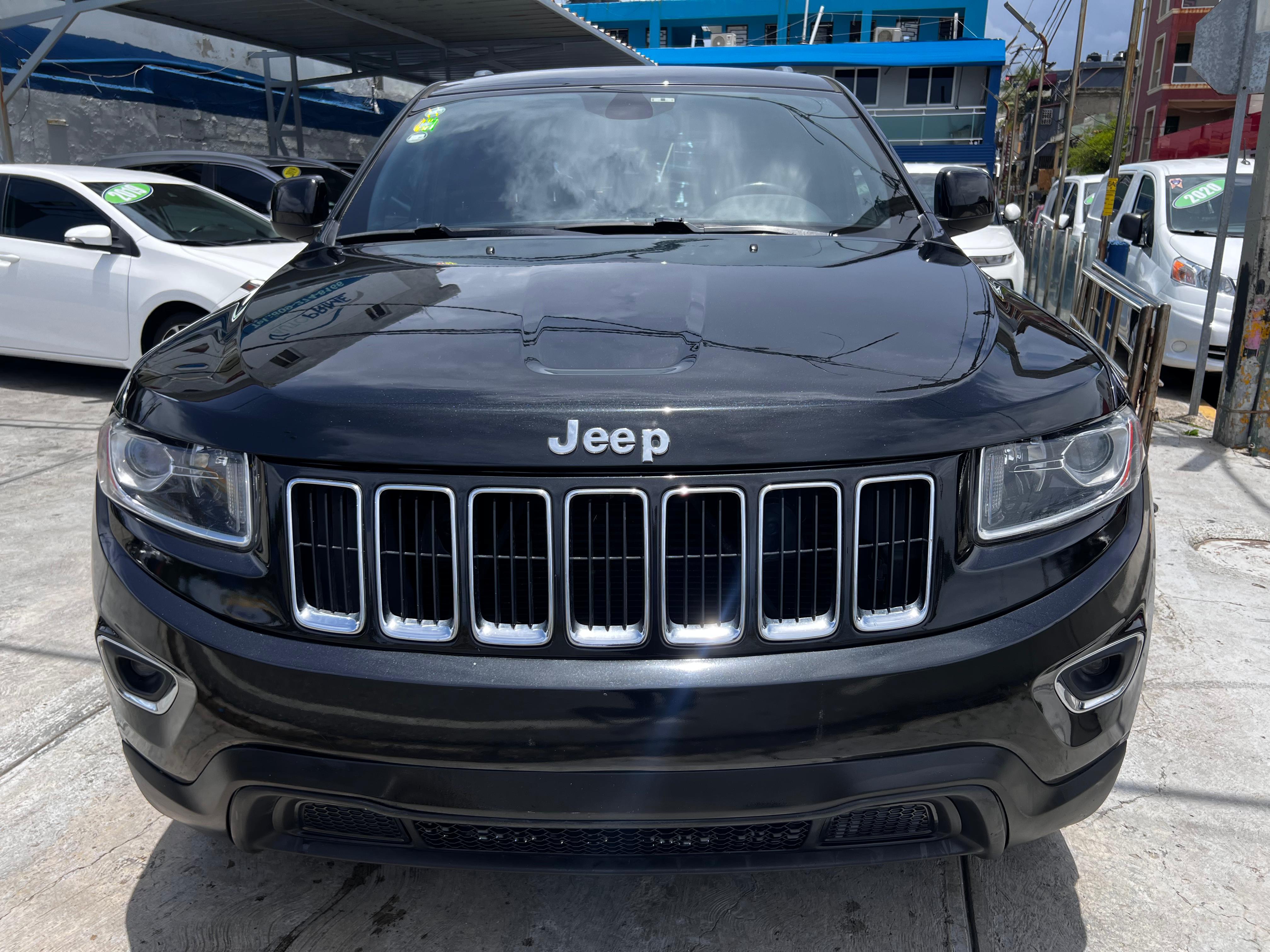 jeepetas y camionetas - Jeep Grand Cherokee Laredo 4x4 9