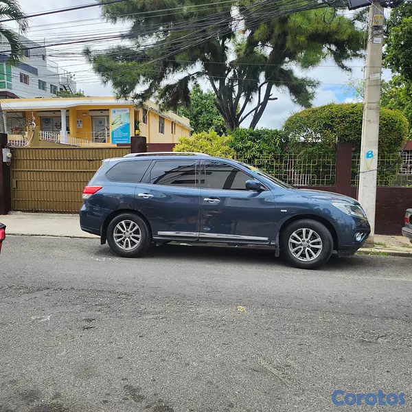 jeepetas y camionetas - Nissan Pafhannder 2015 poco uso  6