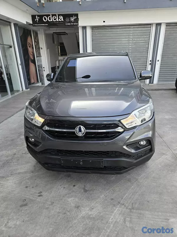 jeepetas y camionetas - KGM REXTON 2021 GRIS OSCURO DIESEL 2