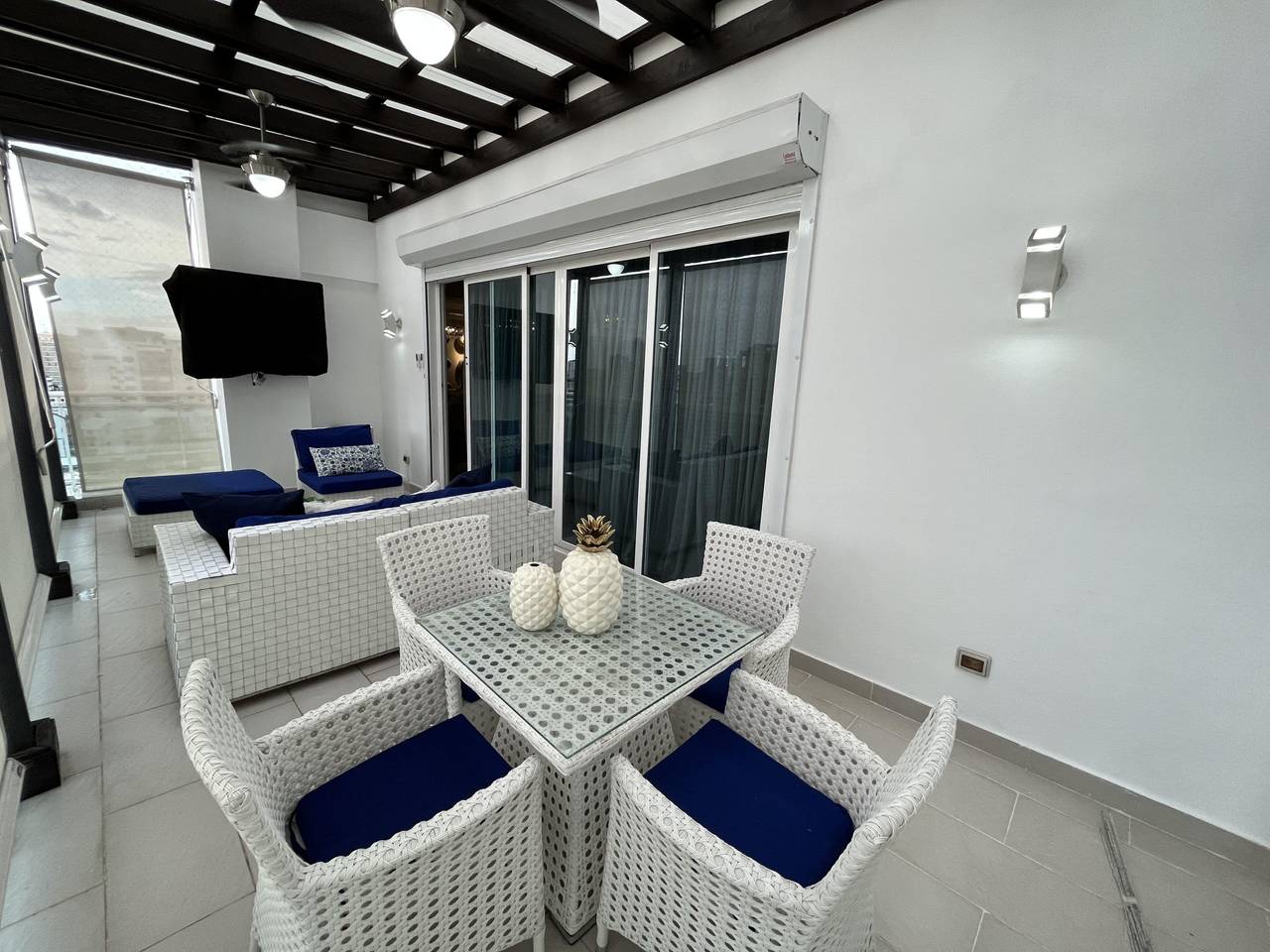 apartamentos - Apt amueblado en Evaristo Morales 3 Hab y terraza 4