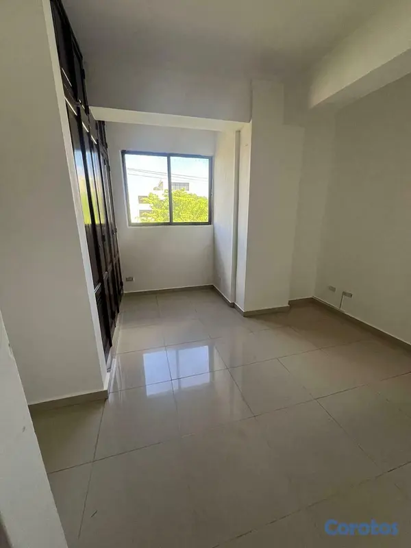 apartamentos - Apartamento remodelado de 3 hab con 2 parqueos lin 10