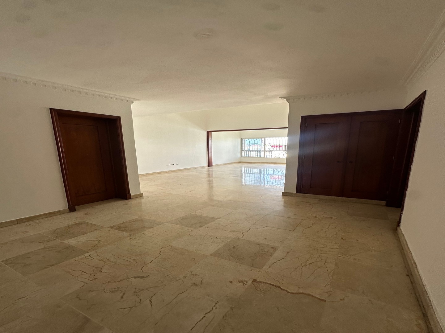 apartamentos - ARROYO HONDO VIEJO A un paso de Supermercados y Plazas
195 mt2 
US$220,000 4