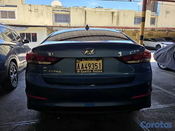 carros - hiunday elantra sle 2018 5
