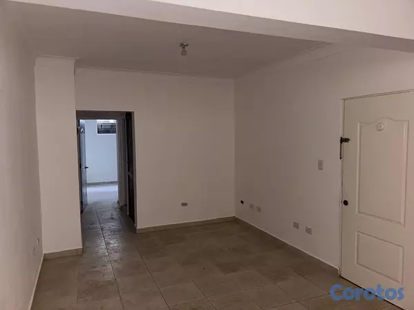 apartamentos - vendo Quisqueya primer nivel ideal para inversión una habitación parqueo baño  13