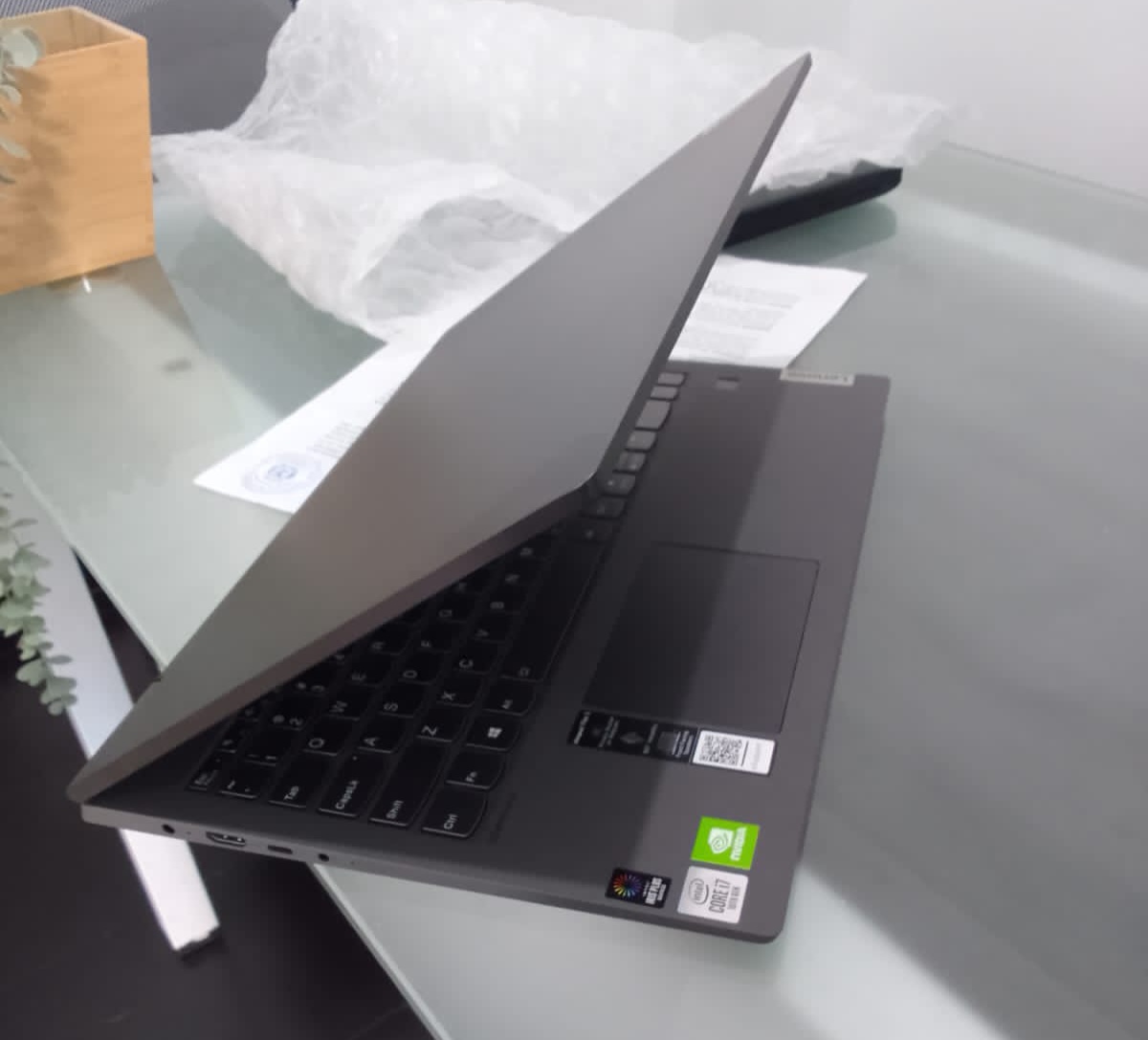 computadoras y laptops - Laptop Lenovo Flex 5 15.6" 4K UHD Touch, Core i7, 16GB, 512GB SSD Nvidia MX450 3