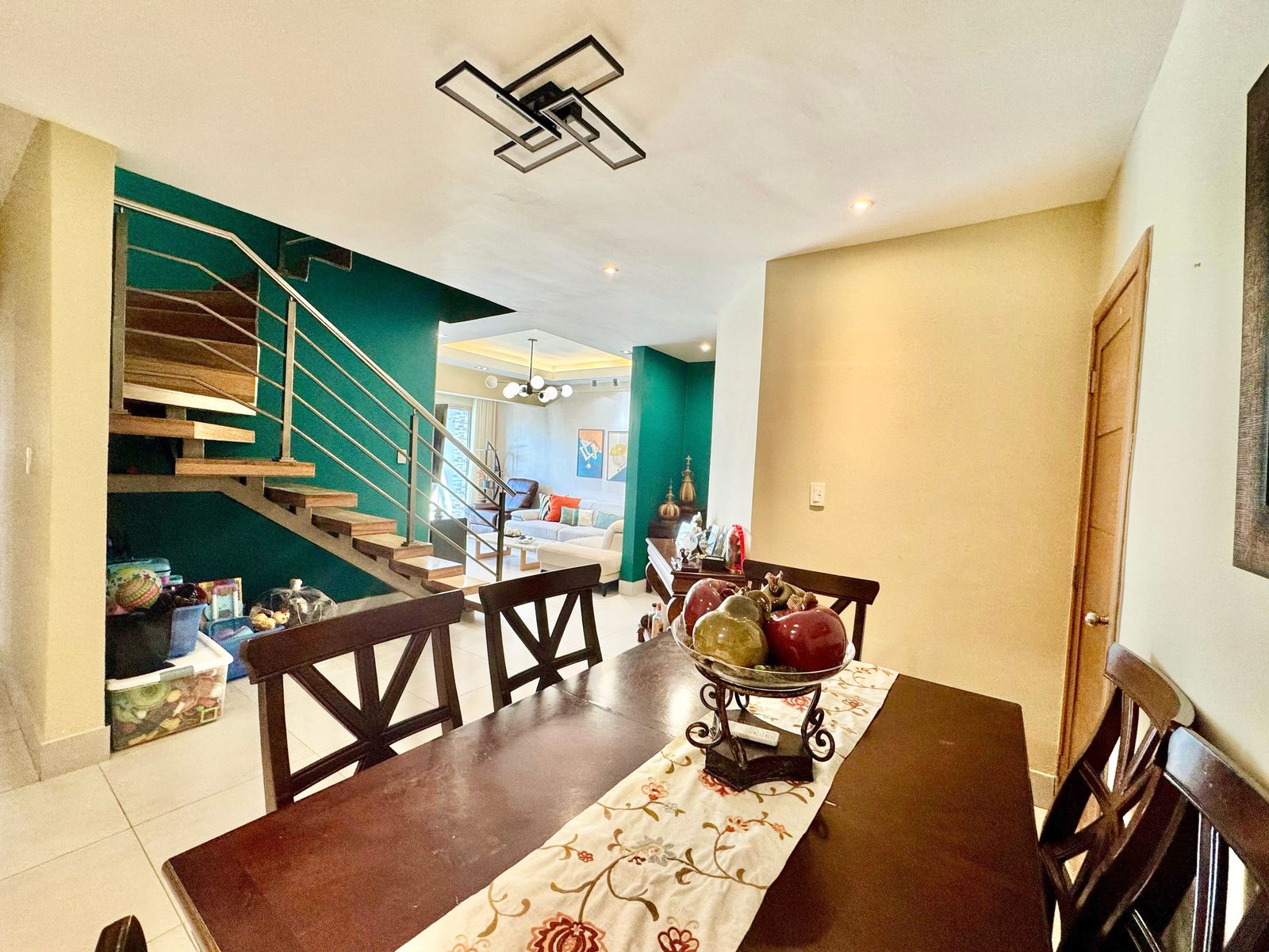 apartamentos - Vendo Ph en el millón piso 5 y 6 tres hab con su b 2