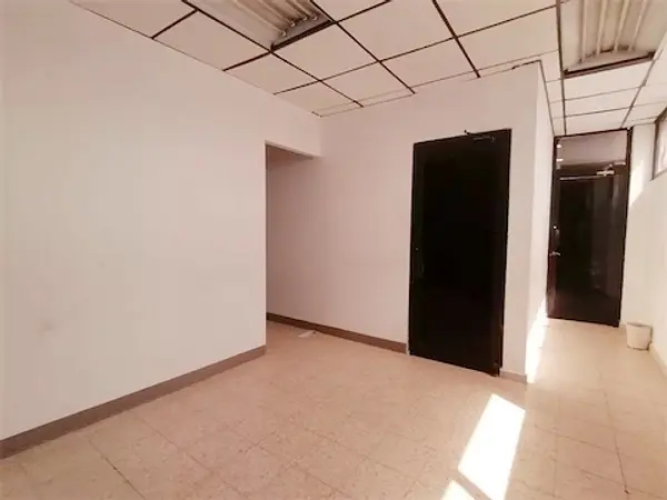 oficinas y locales comerciales - Local amplio en naco  3