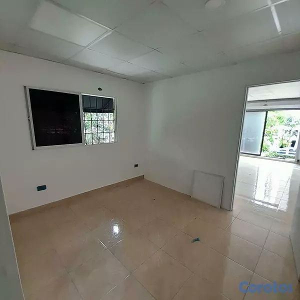 oficinas y locales comerciales - Alquiler Local Ubicado en Bella Vista 3