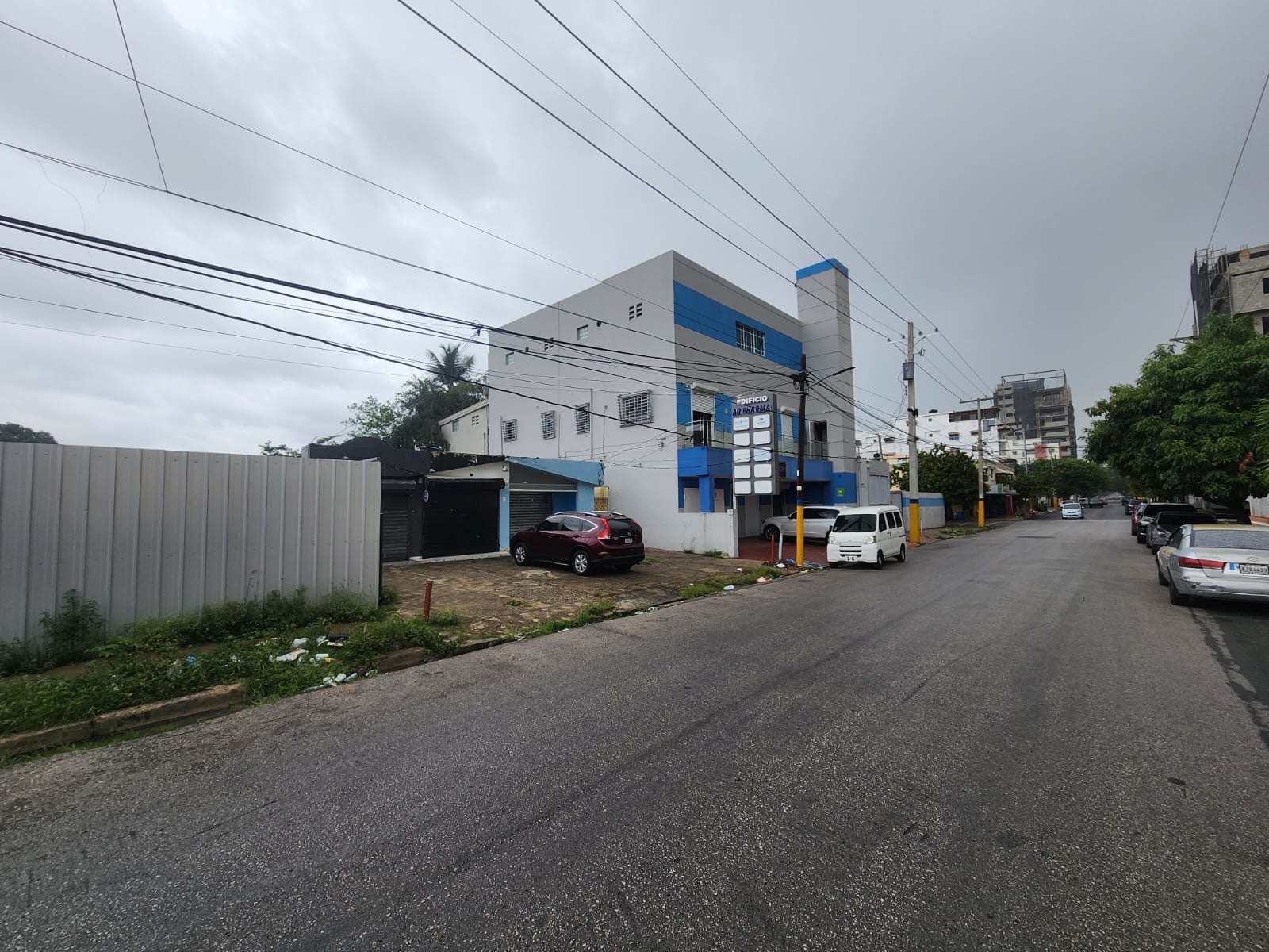 solares y terrenos - ALQUILO Y VENDO SOLAR ENSANCHE OZAMA   710 METROS  2