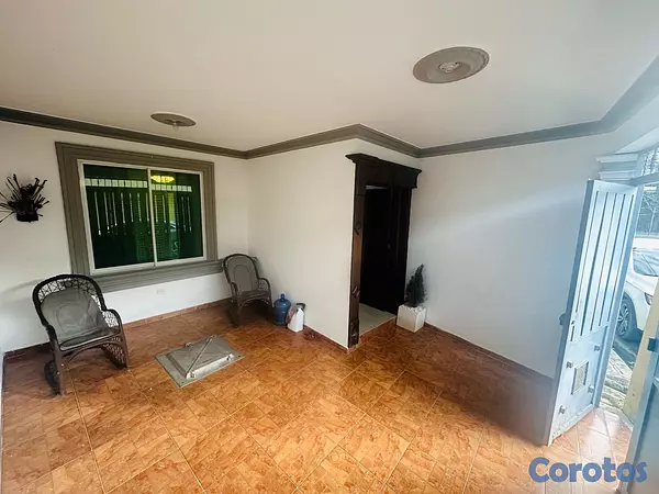 casas - CASA EN VETA EN SANTIAGO DE LOS CABALLEROS PRÓXIMO AL OLÉ JUAQUIN BALAGUER  2