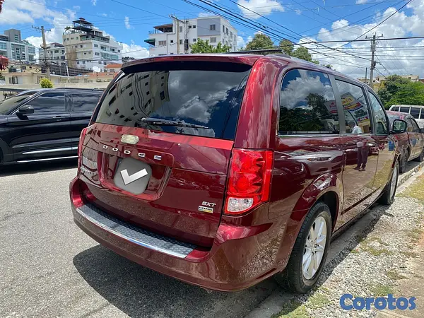 jeepetas y camionetas - DODGE GRAND CARAVAN SXT 2018 6