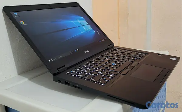 computadoras y laptops - Dell Touch 14 Pulg Core i5 7ma Ram 8gb ddr4 SSD 512GB Full 2