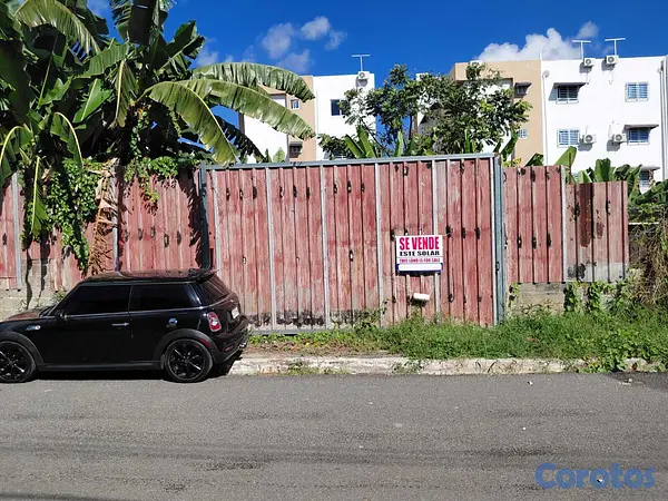 solares y terrenos - Terreno en venta en Santo Domingo Este 270 m2 en M 1