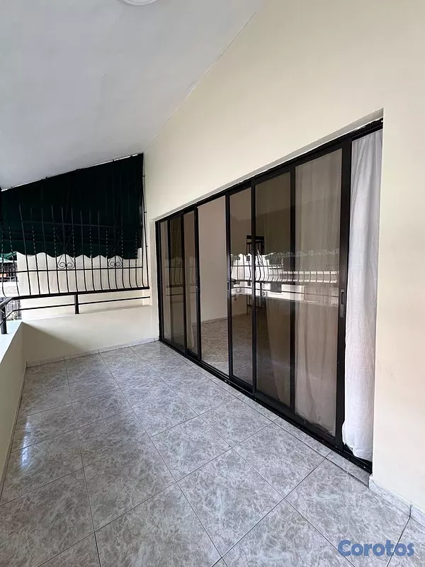 apartamentos - alquiló bella vista dos habitaciones 2.5 baños un parqueo techado  piso 4 balcón 15