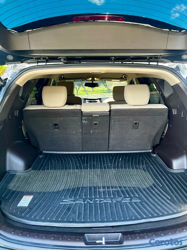 jeepetas y camionetas - Hyundai Santa Fe 2018 4