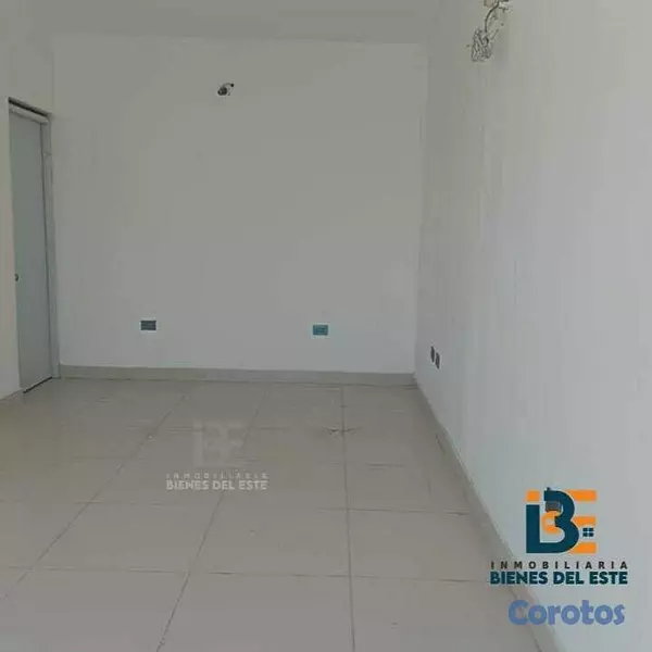 oficinas y locales comerciales - Se Renta Local Comercial en Barrio México, proximo 3