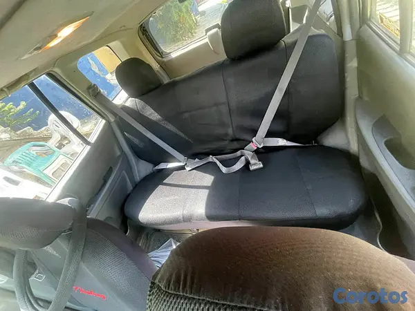 jeepetas y camionetas - Hyundai santa fe 2004 negociable  8