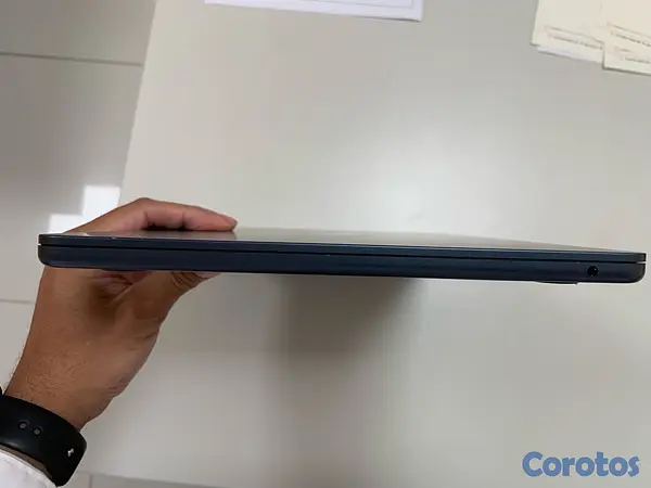 computadoras y laptops - MacBook Air M3 2024. 8GB RAM, 256GB DISCO DURO 3