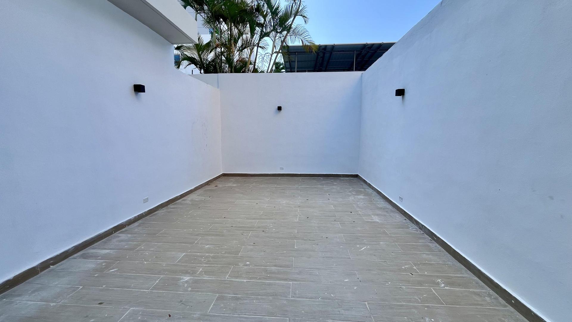 oficinas y locales comerciales - ¡Local Comercial en Alquiler en La Julia con Terraza!, Santo Domingo 5