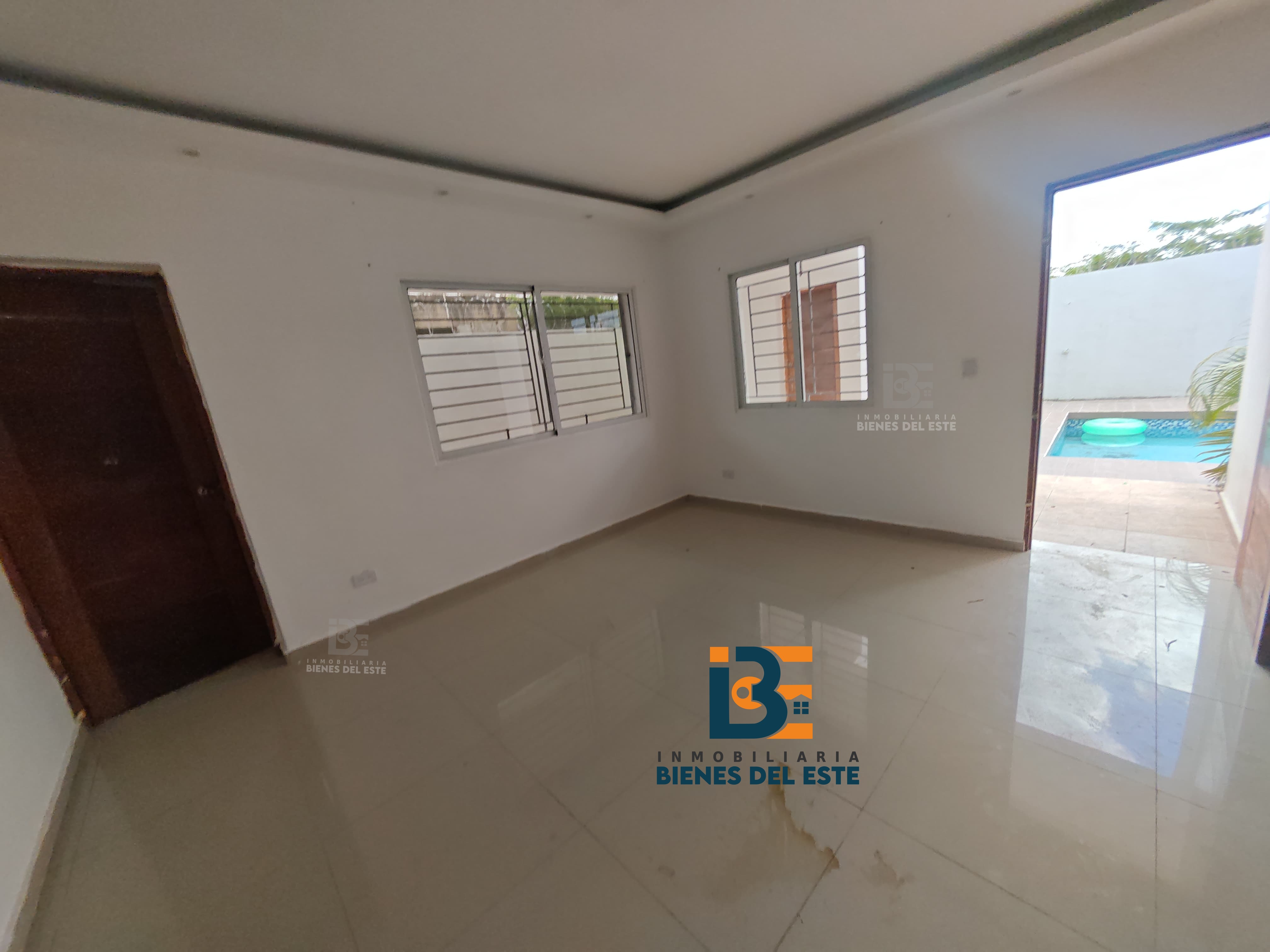 casas - Se Alquila Esta Hermosa Casa de Dos Niveles. 2