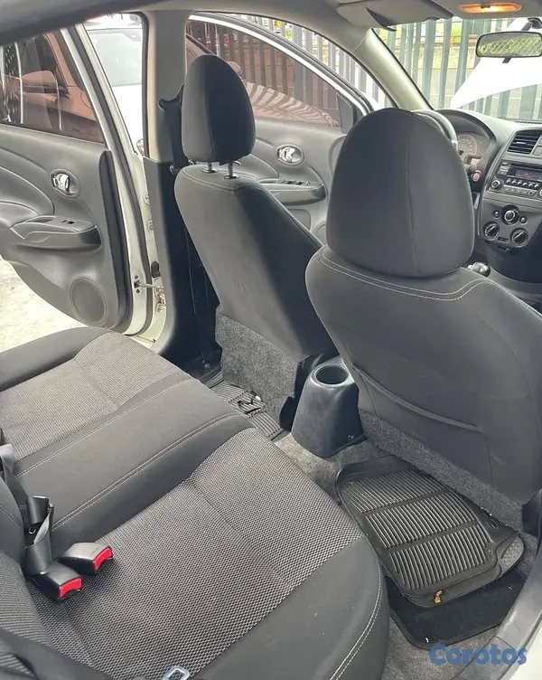 carros - NISSAN VERSA 2016 9