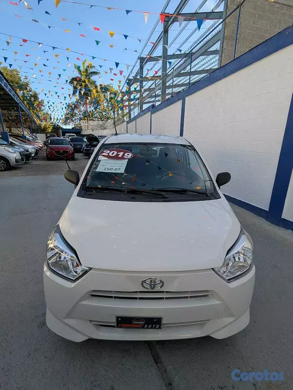 carros - TOYOTA PIXIS 3