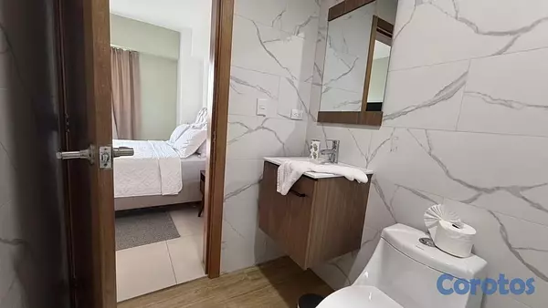 apartamentos - vendo independencia klm 7 tercer nivel tres habitaciones 2.5 baños parqueo balc 14