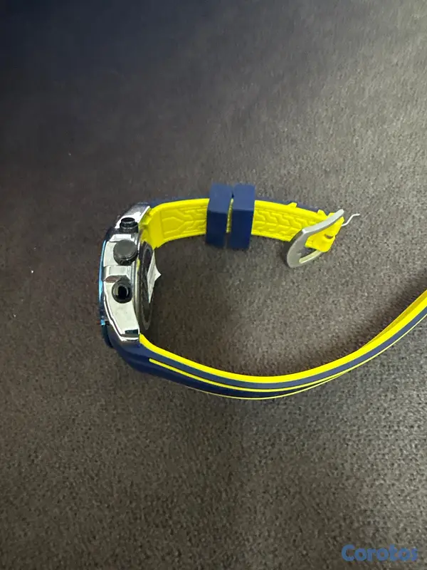otros electronicos - Reloj amarillo azul 3