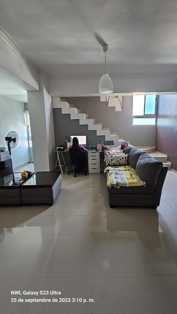 penthouses - Vendo Hermoso Penthouse frente al Parque Mirador Sur, en la Avenida Cayetano 3
