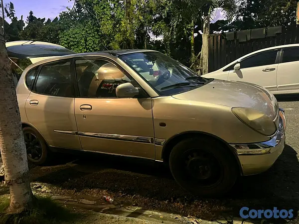 carros - Toyota Duet 2002 4