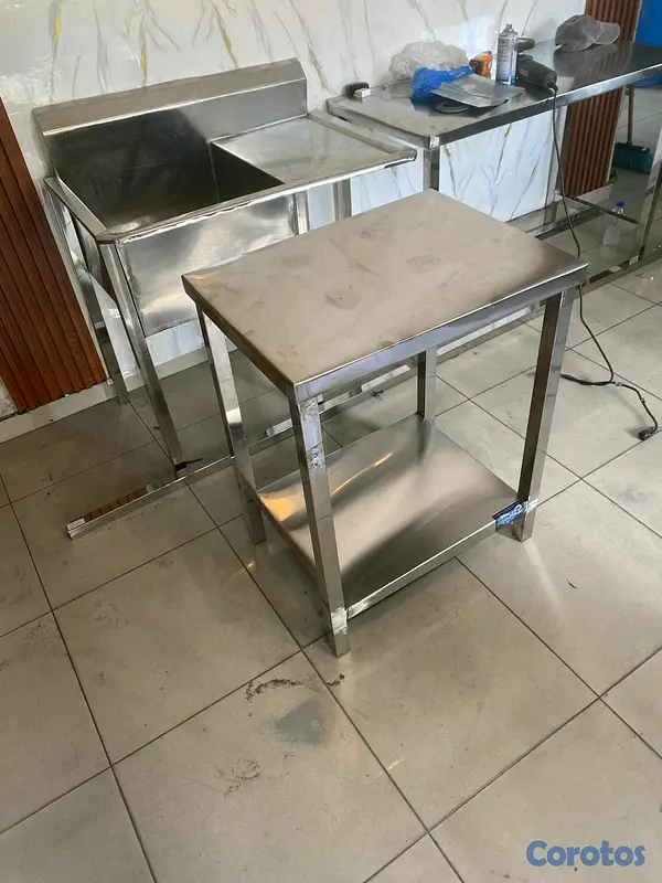 equipos profesionales - Mesa acero inoxidable pequeñas  3
