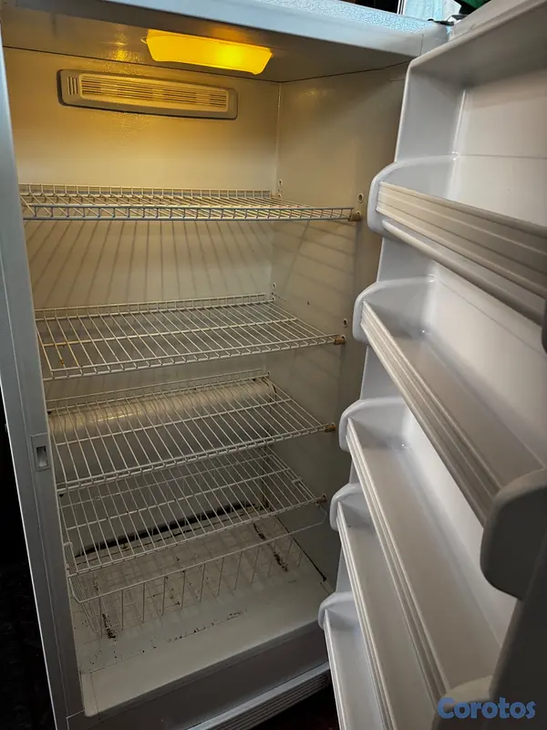 electrodomesticos - Freezer parado vertical Frigidaire 2
