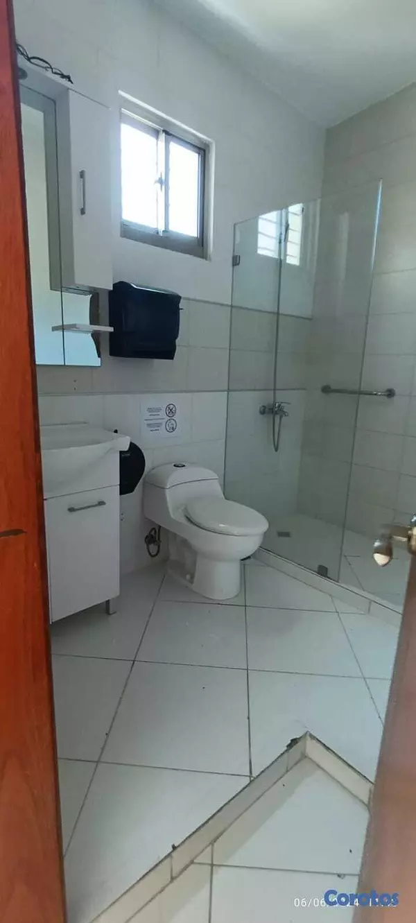 apartamentos - Se Alquila Amplia Casa en Los Prados 4