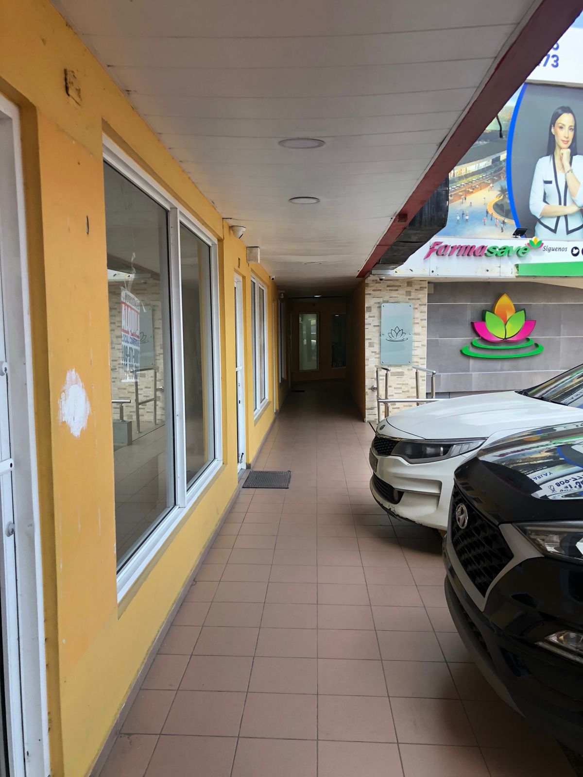 oficinas y locales comerciales - LOCAL COMERCIAL EN VENTA EN UN PRIMER NIVEL. 3