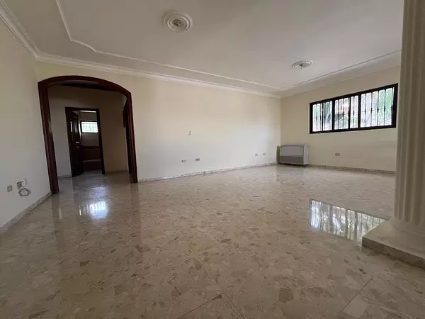 casas - ALQUILO o VENDO Casa de Dos Niveles En Las Praderas Con Linea Blanca.

 2