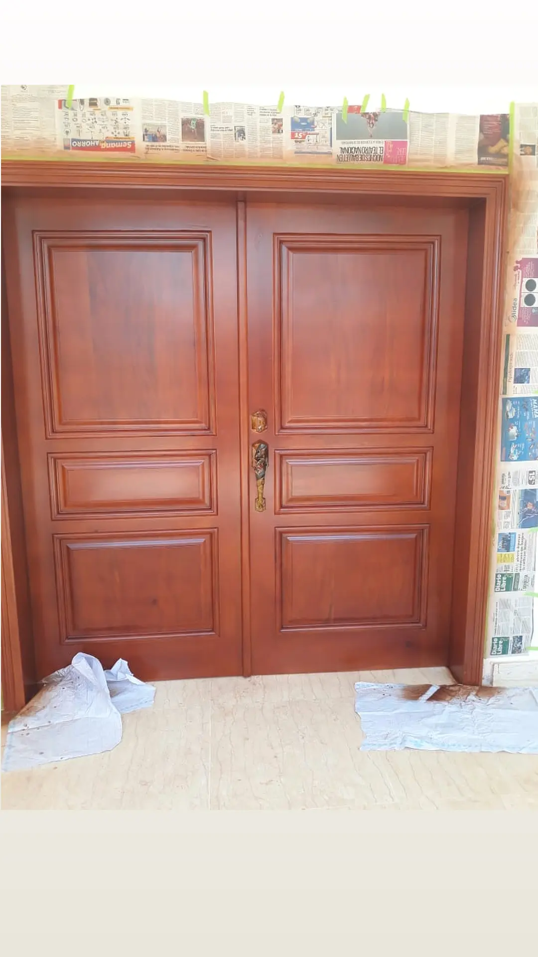 muebles y colchones - Puerta central en madera de caoba  0