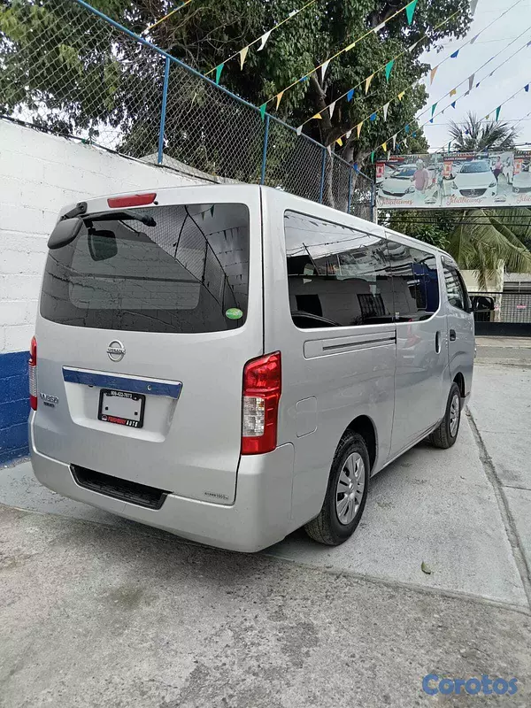 jeepetas y camionetas - NISSAN CARAVAN NV350 5