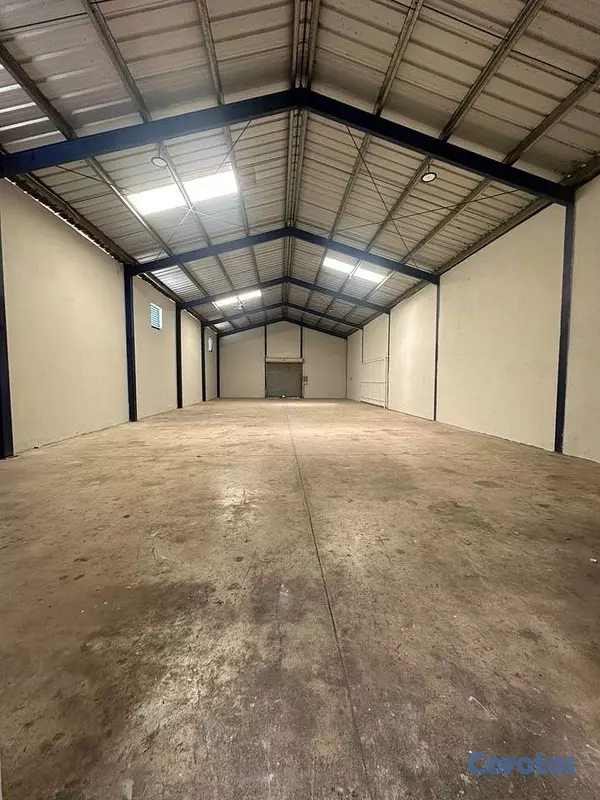 oficinas y locales comerciales - Nave industrial en alquiler en San Isidro  4