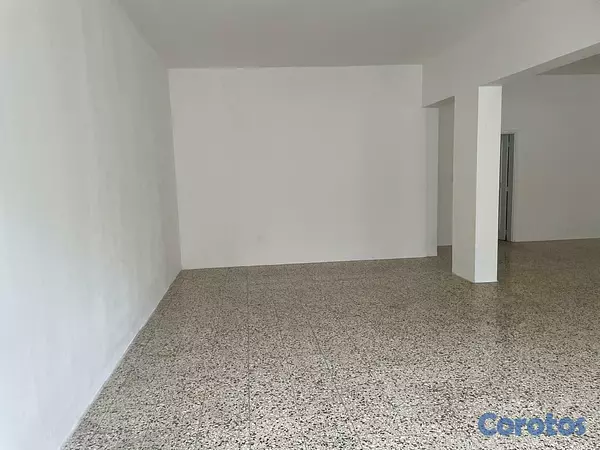 oficinas y locales comerciales - Local en Alquiler en Av 27 de Febrero, Evaristo Morales 5