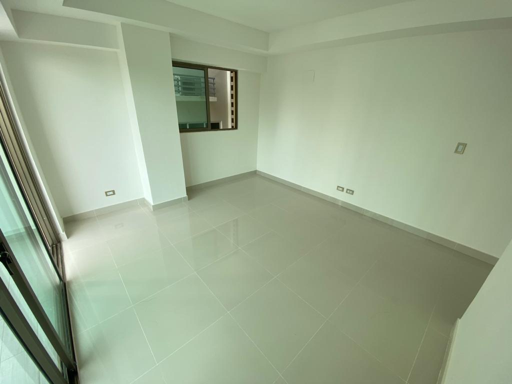 apartamentos - Apartamento nuevo en Evaristo Morales de 3 habitaciones 2