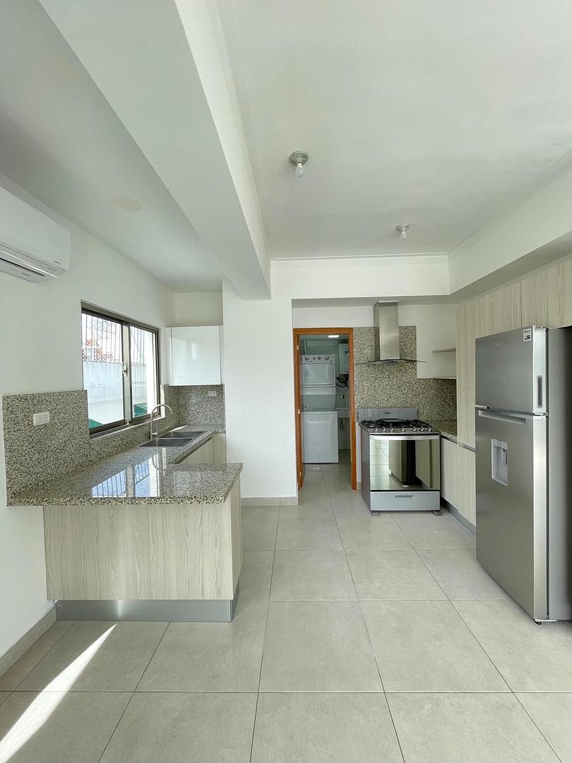 apartamentos - apartamento vacio de tres habitaciones en alquiler Santo Domingo Mirador Sur 0