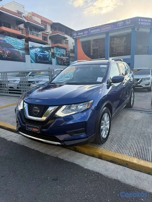 jeepetas y camionetas - Nissan Rogue SV 2020 7