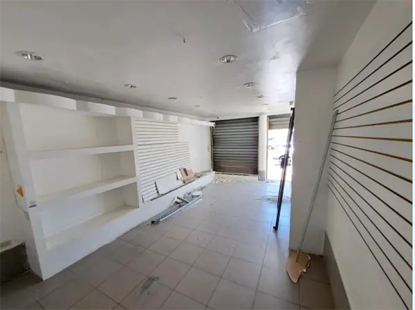 oficinas y locales comerciales - Excelente local en zona céntrica del Millon  8