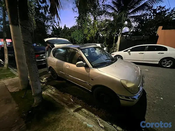 carros - Toyota Duet 2002 5