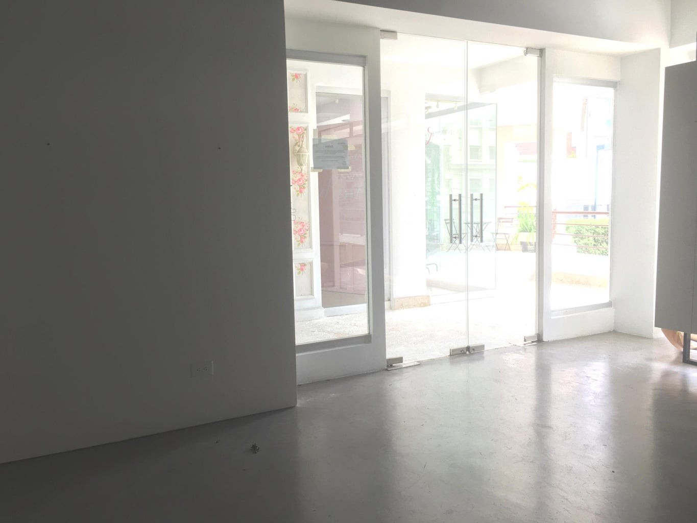 oficinas y locales comerciales - Amplio Local de 52 m2, se encuentra en el SEGUNDO NIVEL 8